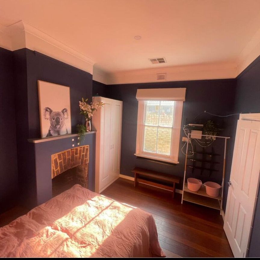 Victoria Park - Photo 1