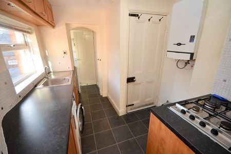2 bed flat to rent in Front Street, East Boldon, NE36 - Photo 5