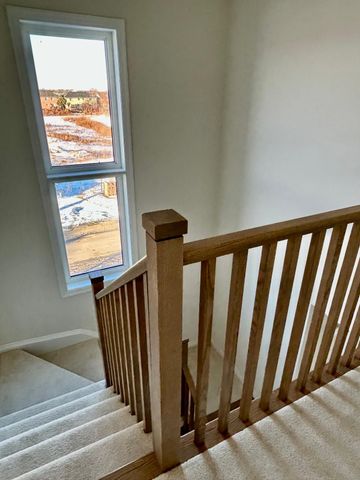For Lease - 175 Solstice Circle, Newmarket, Ontario - Photo 4