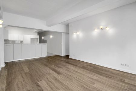 Modern warehouse conversion - Photo 2