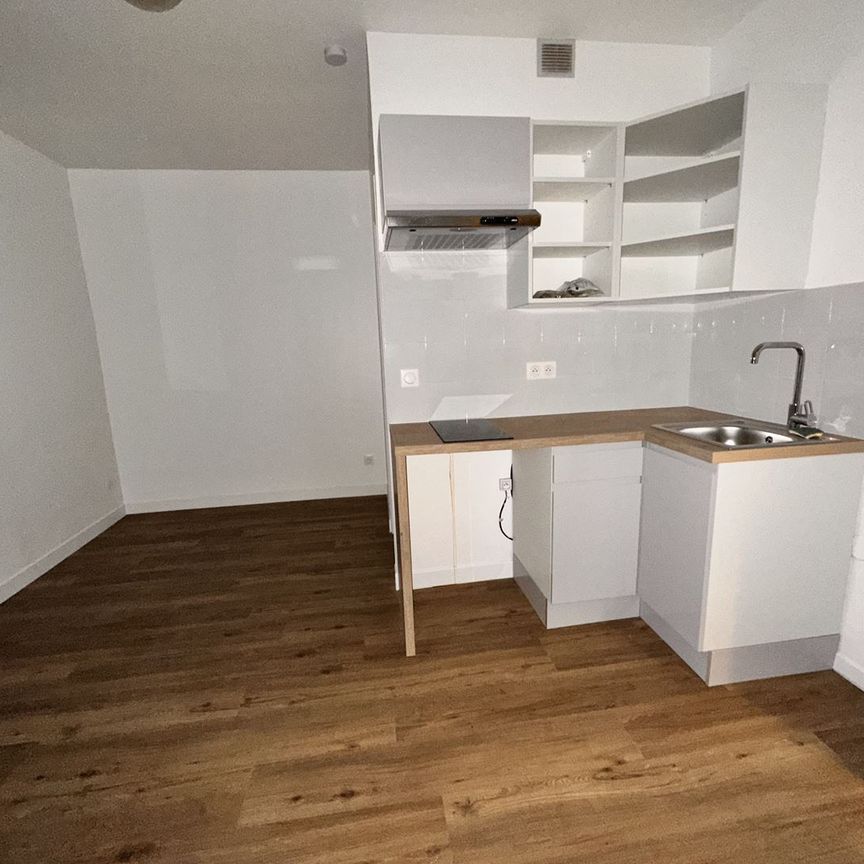 Location Appartement 1 pièce 26m² CHOISY LE ROI 94600 - Photo 1