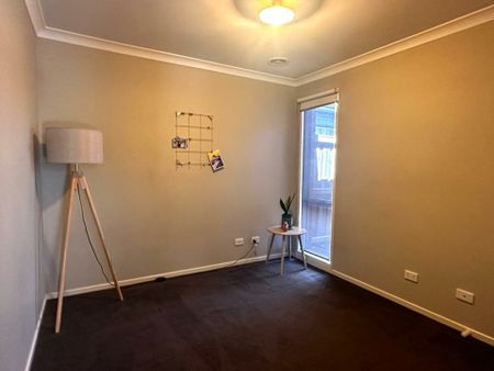 66 Gregson Grove, Lyndhurst VIC - Photo 3