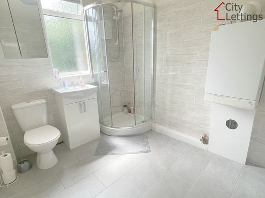 2 Bedroom End Terraced House - Photo 1