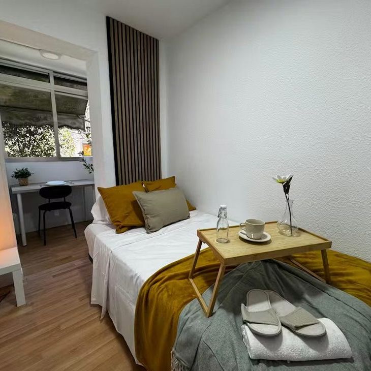 Calle de Oliva de Plasencia, Madrid, Community of Madrid 28044 - Photo 1