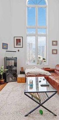 2 Bedroom, 1 Bathroom - Joe Shuster Townhouse - Photo 1