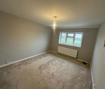 3 bedroom property to rent - Photo 2