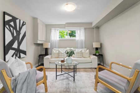 929 Southdown Drive #Lower - Photo 2