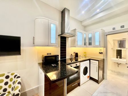 Studio Flat, Collingham Road, SW5 - Photo 4