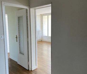 Location Appartement 4 pièces 92m² - Photo 2