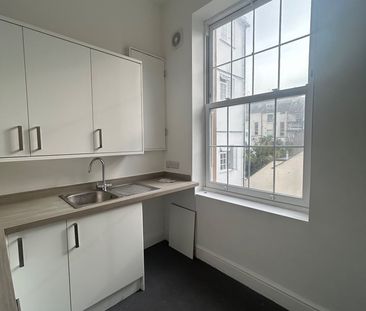 3 Bed Maisonette, Norfolk Square, BN1 - Photo 1