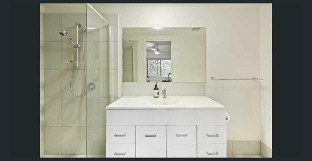 Light and Airy - 2 bedroom - Photo 1