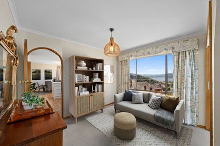 Spacious & Versatile Family Home with Stunning Views - Photo 3