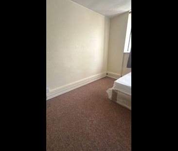 Room in a Shared House, Swinford Gardens, SW9 - Photo 2