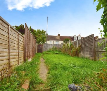 4 bedroom terraced house to rent - Photo 3