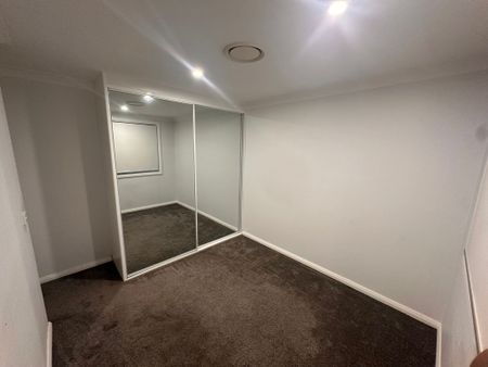 Spacious & Modern Family Home Close to Amenities - Photo 2