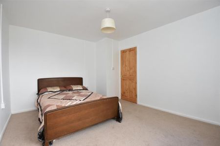 3 bedroom maisonette to rent - Photo 3