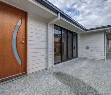 2/13 Seaford Street, Pimpama QLD 4209 - House For Rent | Domain - Photo 2