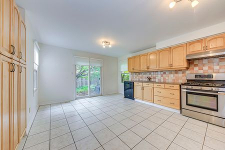 For Lease - 220 Kingsbridge Garden Circle, Mississauga, Ontario - Photo 3