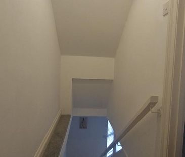 2 bedroom maisonette to rent - Photo 5