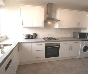 3 bedroom terraced house to rent - Photo 4