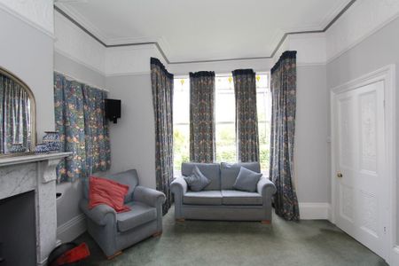 5 bedroom detached house to rent - Photo 2