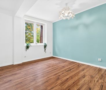 Mieszkanie 2-pok. w dworku! Zielona okolica - Zdjęcie 3