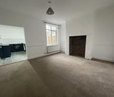 2 bedroom terraced house to rent - Photo 3