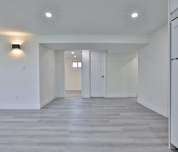 For Lease - 383 Neal Drive, Richmond Hill, Ontario - Photo 6