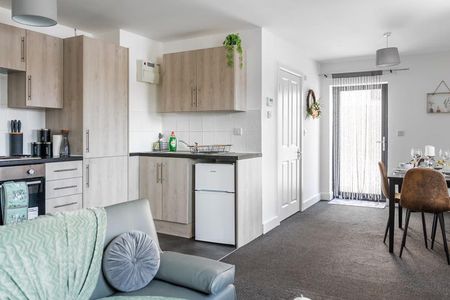 Colnbrook By Passage - Photo 3