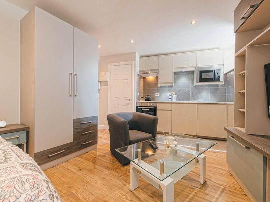 Studio to rent - Photo 1