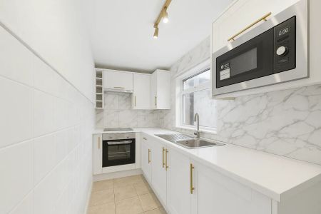 24 York Parade - Photo 5