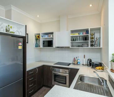 Private paradise in Inglewood - Photo 2