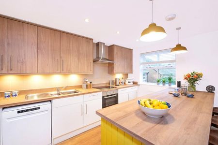 6 bedroom semi-detached house to rent - Photo 4