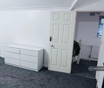 2 bedroom semi-detached house to rent - Photo 4