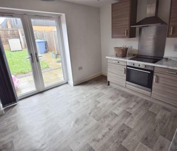 2 bedroom semi-detached house to rent - Photo 5