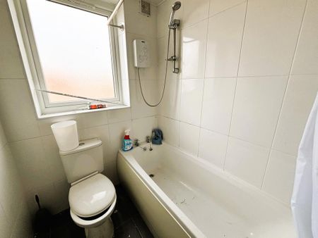 2 bedroom terraced house to rent - Photo 4