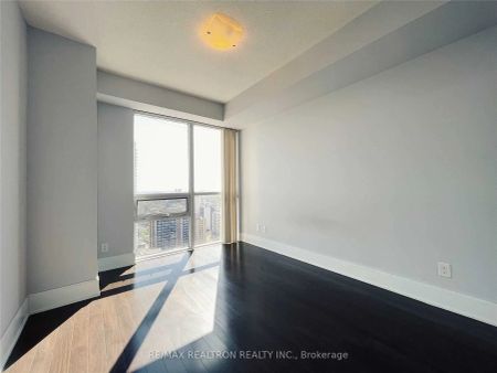 25 Broadway Avenue #2106 - Photo 5
