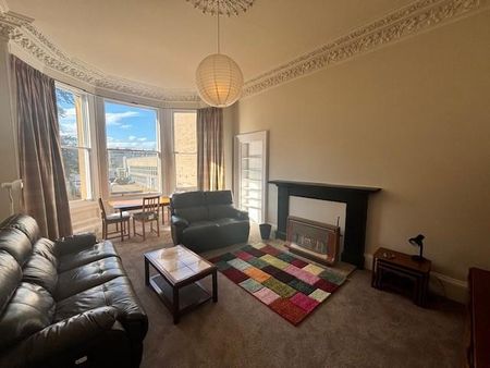 3 bedroom flat to rent - Photo 4