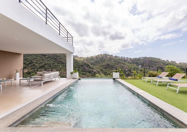 FANTASTIC LUXURIOUS VILLA IN MARBELLA