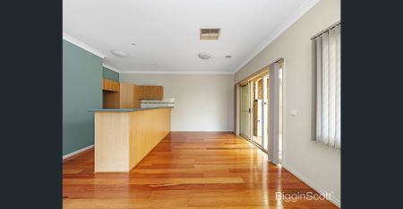 Neat Fee standing Family Home in Desirable South Kingsville! - Photo 2