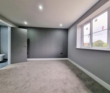 6 bedroom detached house to rent - Photo 5