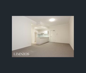 Modern & Versatile Apartment in Prime Inner-City Location - Photo 2