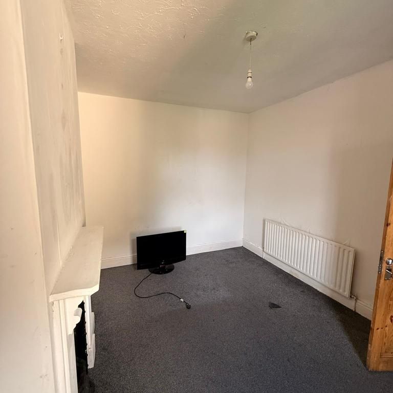 4 bedroom terraced house to rent - Photo 1