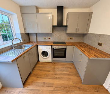 2 bedroom semi-detached house to rent - Photo 4