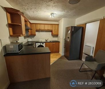 2 bedroom flat to rent - Photo 4