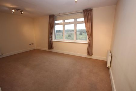 2 bedroom Terraced House to let - Photo 4