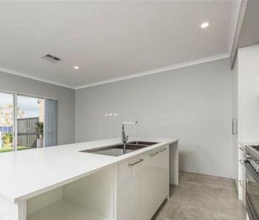 Quality Built 3x2 Family Home with Multiple Living Areas - Photo 2