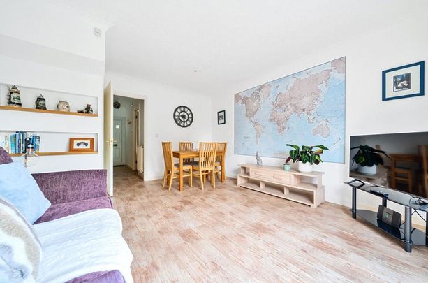 2 bedroom terraced house to rent - Photo 1