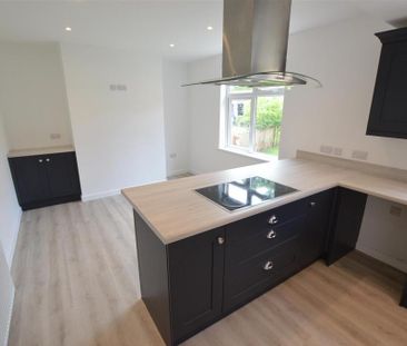 3 bedroom semi-detached house to rent - Photo 6