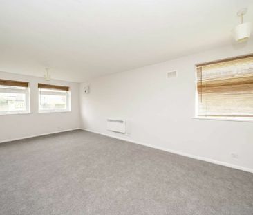 Station Road, TW12, London - Photo 3